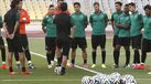 Plantel ao lado de Marco Silva