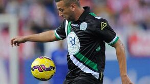 Ghilas fora dos convocados da Argélia