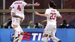 Roma vence em Génova e fica a 1 ponto da Juventus