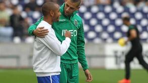 Slimani e Brahimi nos convocados argelinos