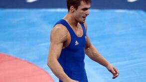Luta: Campeão olímpico Steeve Guénot suspenso por doping