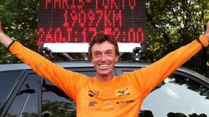 Ultramaratonista de 61 anos quer dar a volta ao mundo