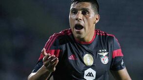 Enzo Pérez força saída
