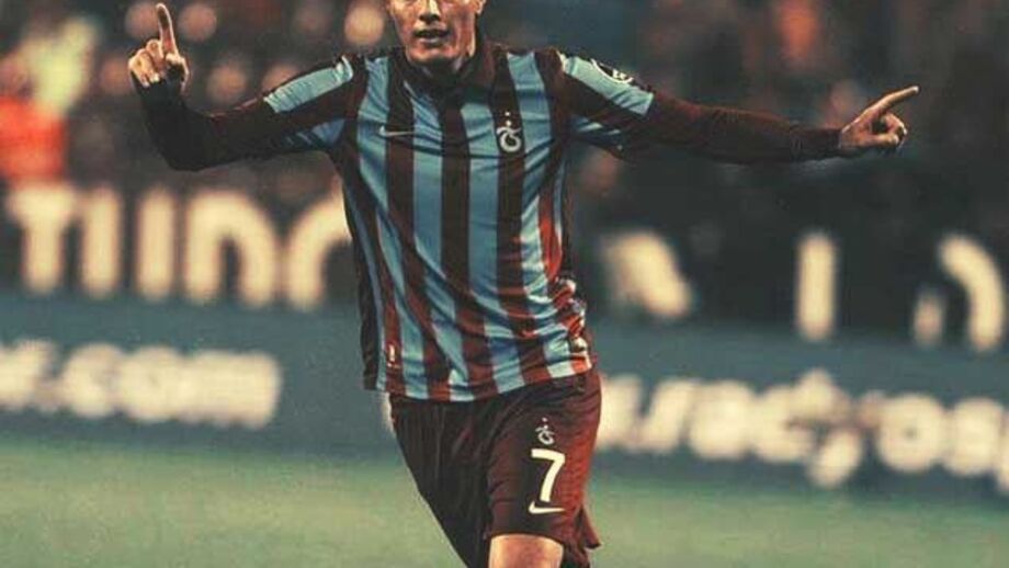 Turquia: Hat-trick de Cardozo na goleada do Trabzonspor