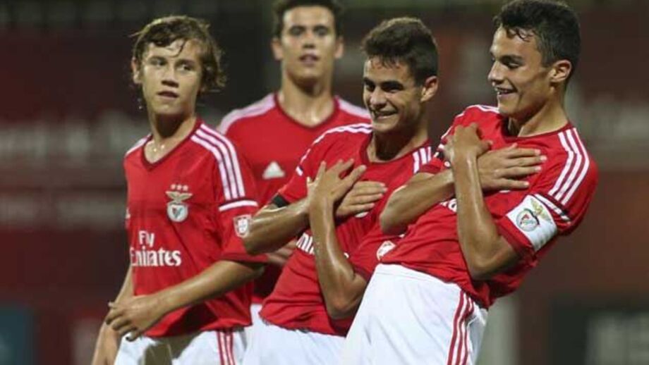 Iniciados: Benfica goleia Almada (4-0)