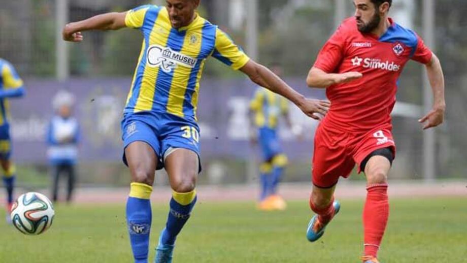 U. Madeira-Oliveirense, 0-0: Líder em nulo na ilha