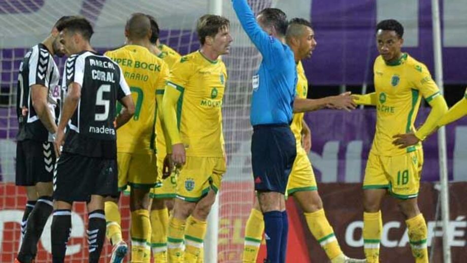 Adrien cumpre castigo na Taça da Liga