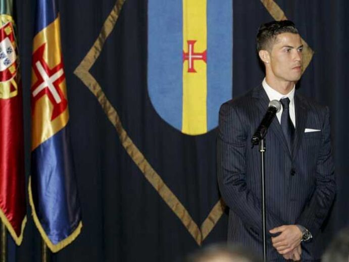 Cristiano Ronaldo condecorado na Madeira