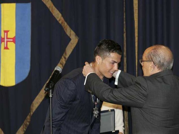 Cristiano Ronaldo condecorado na Madeira