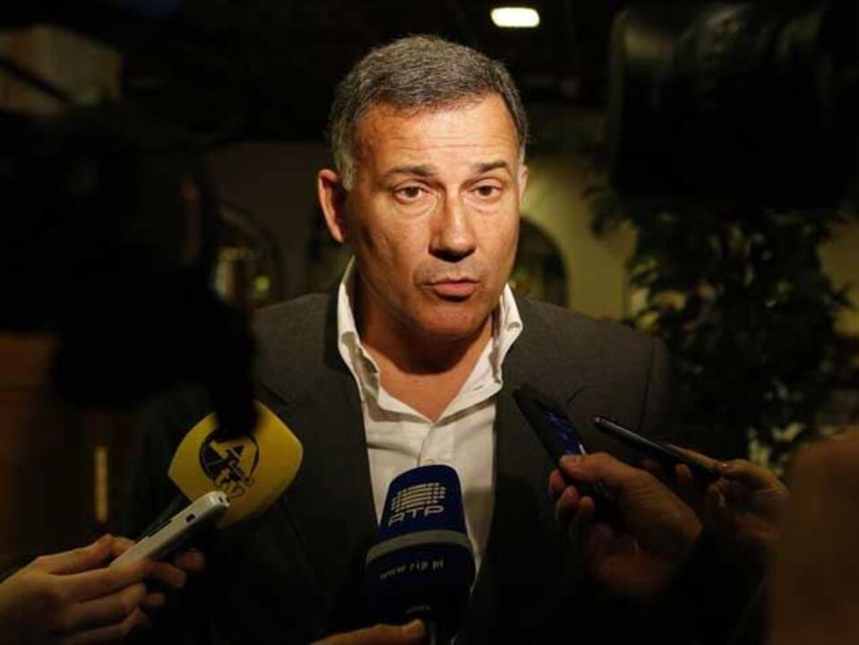 José Eduardo: «Há uma agenda própria do treinador para demitir o presidente»