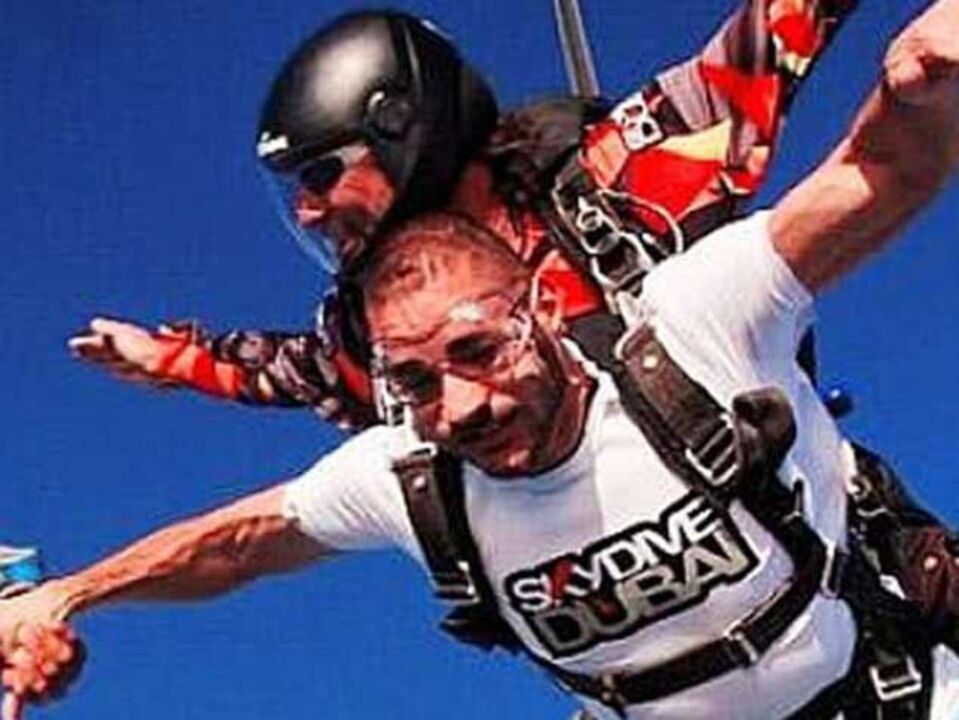 Salto de paraquedas pode sair caro a Benzema