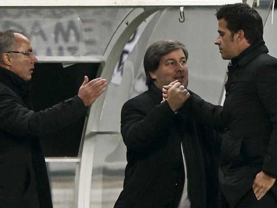 Marco Silva e Bruno de Carvalho cumprimentaram-se