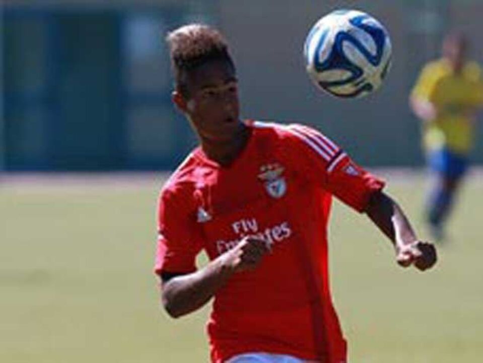 Iniciados: Benfica goleia (5-0) Casa Pia