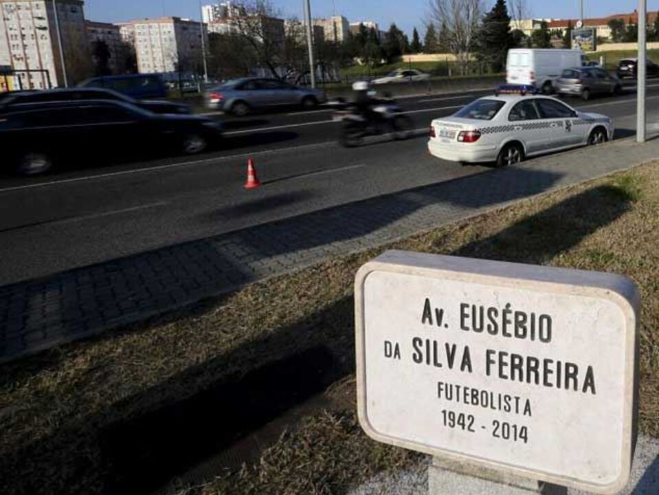 Morada do Estádio da Luz muda para Av. Eusébio da Silva Ferreira