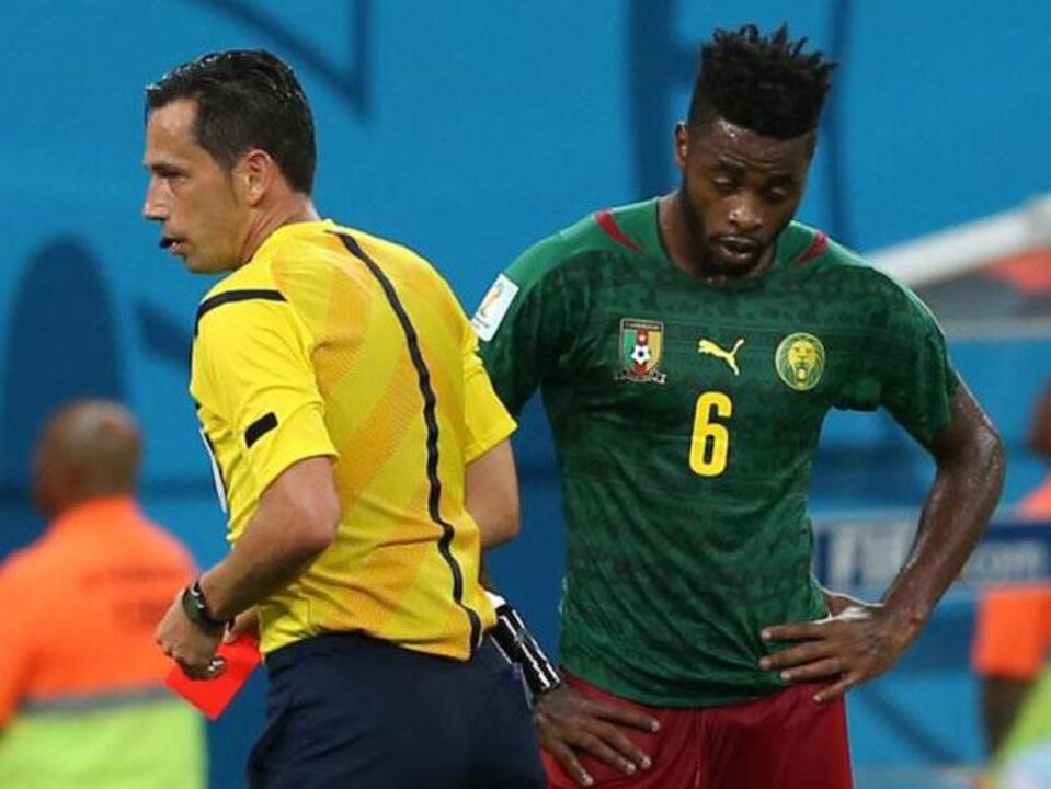 Song retira-se do futebol internacional