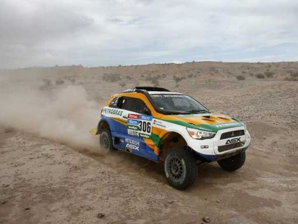 Dakar'2015: Carlos Sousa sobe ao sétimo lugar na geral