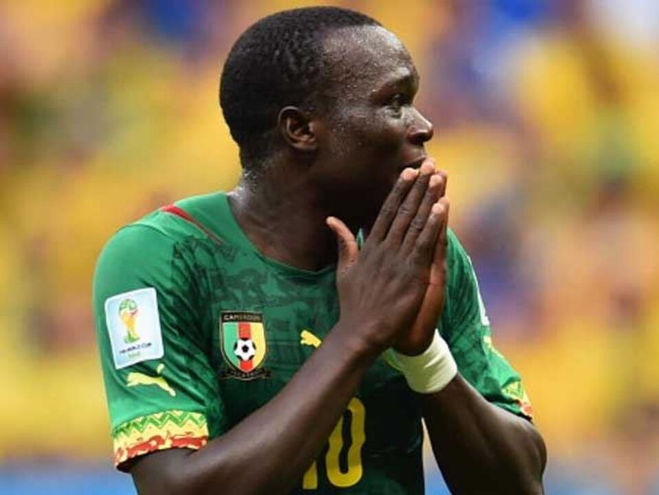 Portista Aboubakar marca no empate dos Camarões
