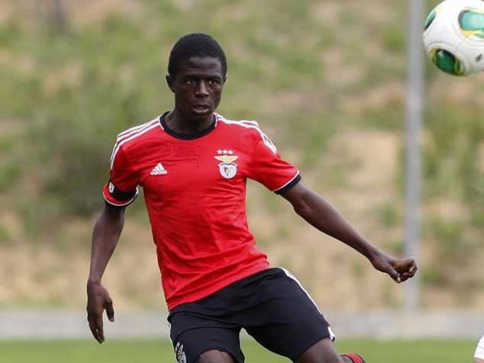 Iniciados: Benfica vence (1-0) Sacavenense
