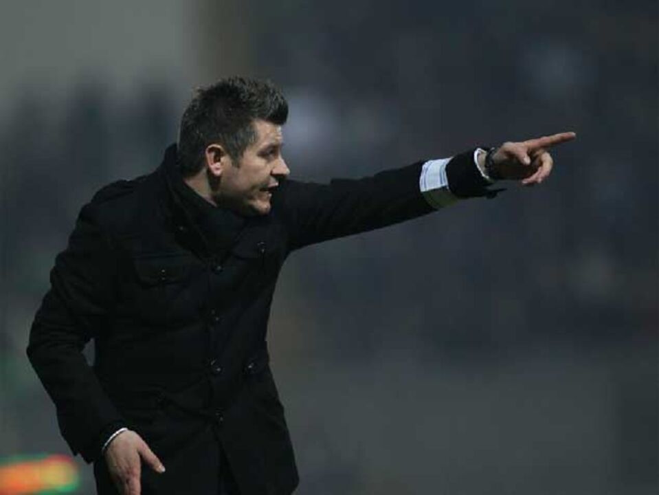 Aves-Atlético, 1-1: Empate na estreia de Emanuel Simões