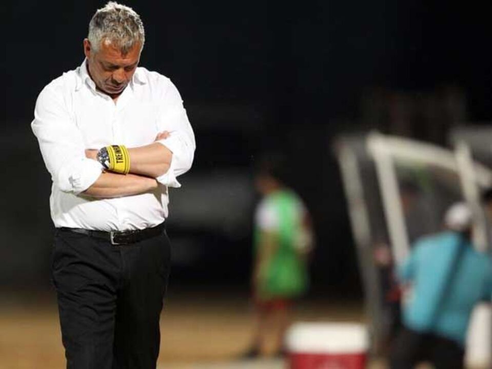 Gabão de Jorge Costa derrotado no último teste