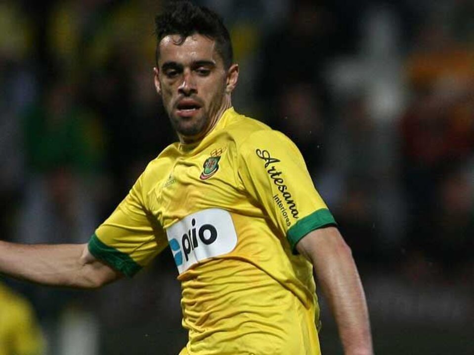 Tiago Valente aumenta opções no eixo da defesa