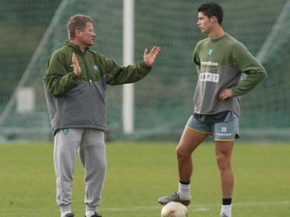 Bölöni com Cristiano Ronaldo na Academia