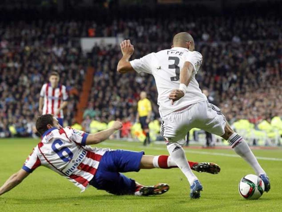 Pepe será reavaliado à lesão nas costelas