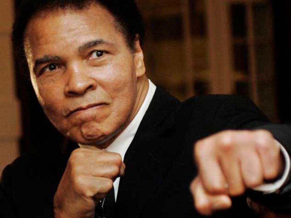 Boxe: Muhammad Ali internado mas deve ter alta esta sexta-feira