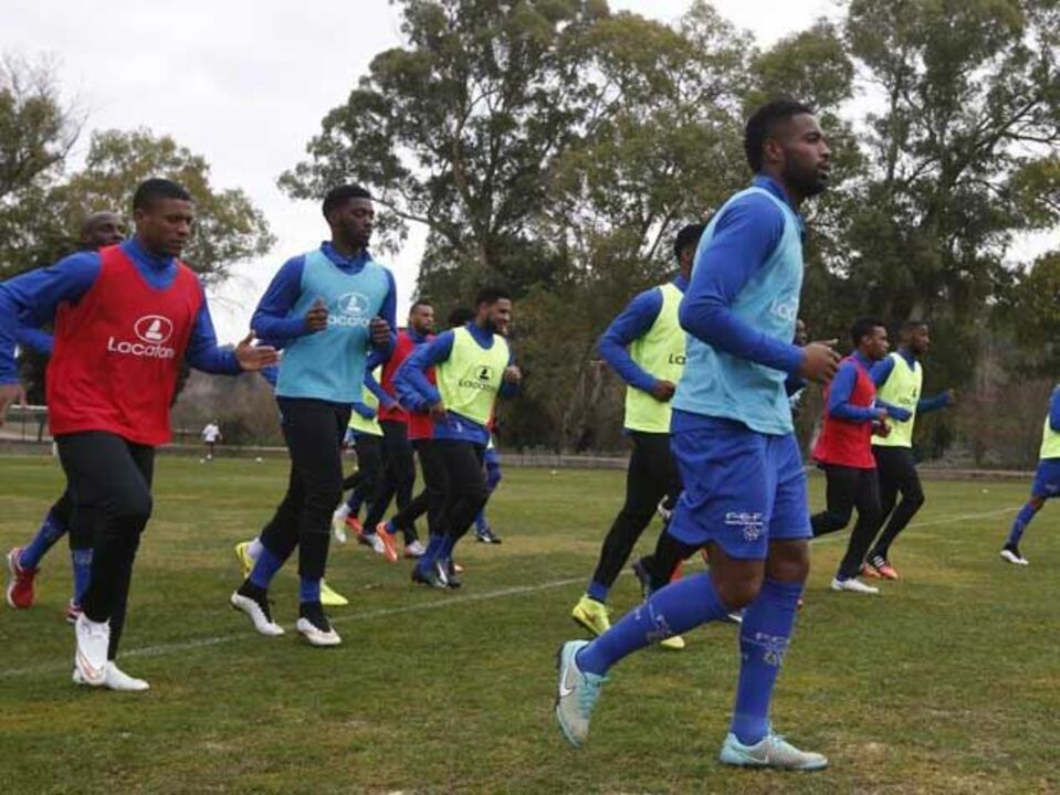 Alojamento e treinos preocupam seleções