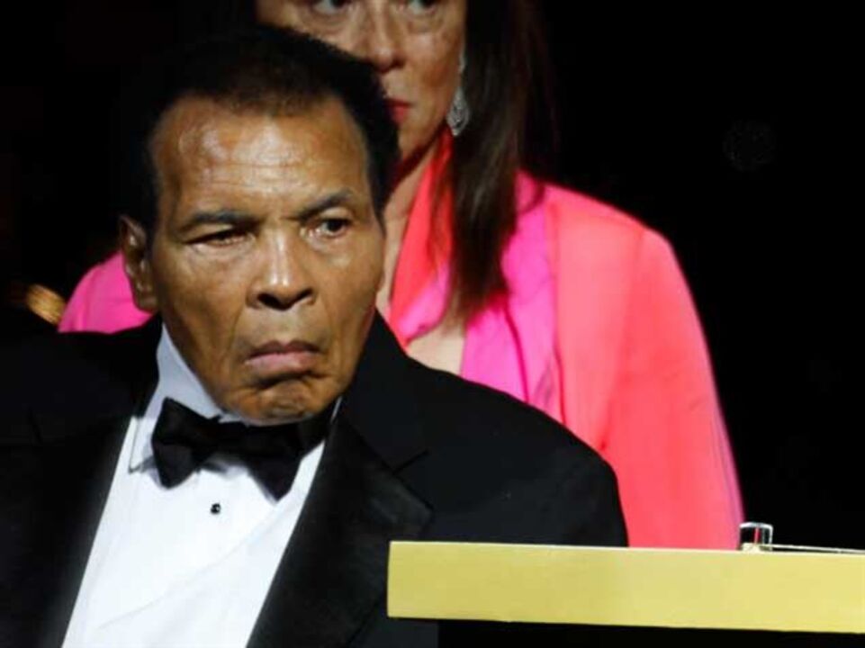 Boxe: Muhammad Ali teve alta hospitalar