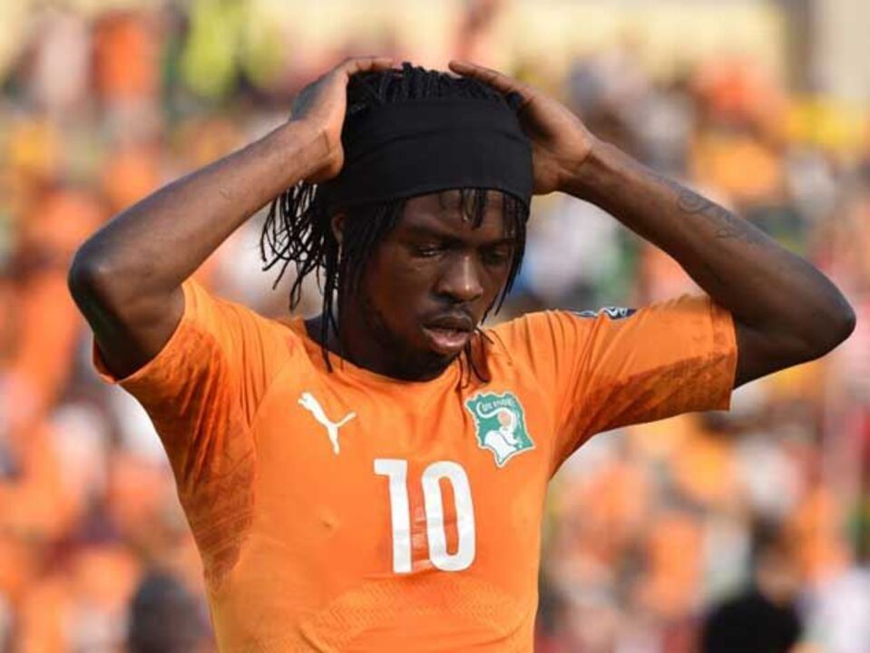 Gervinho pede desculpa por agredir adversário