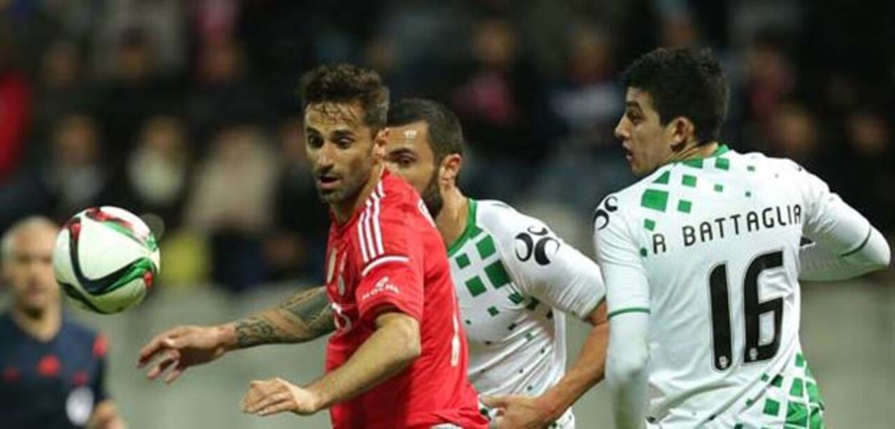 Jonas calçou as meias