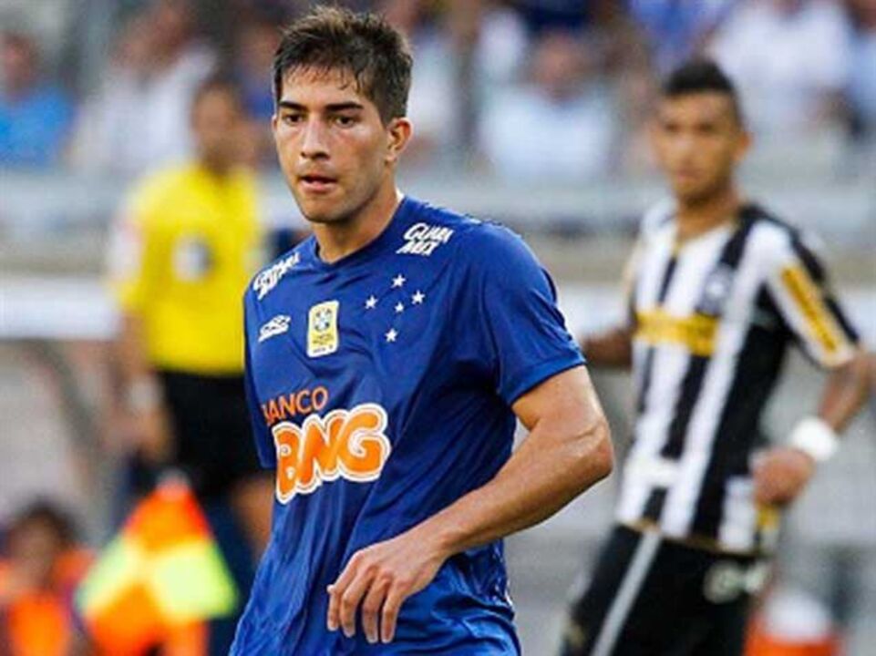 Lucas Silva prestes a chegar por 15 milhões