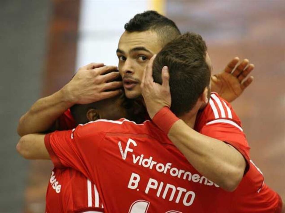 Mancuso brilha pelo Benfica diante do Unidos Pinheirense