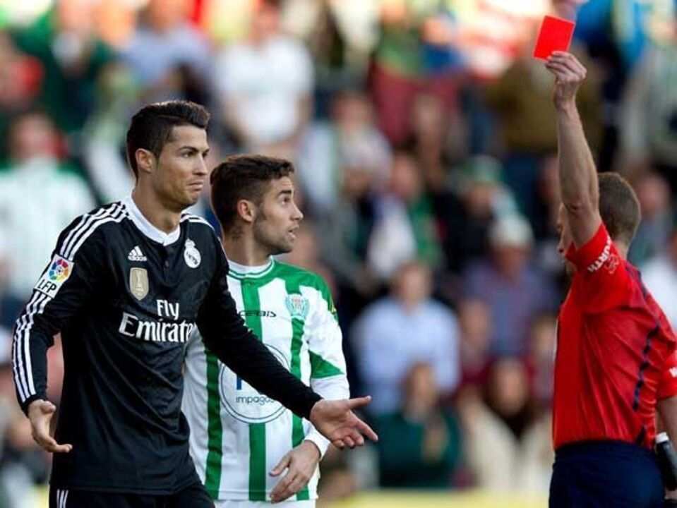Duda foi suspenso por 4 jogos em situação similar à de Ronaldo