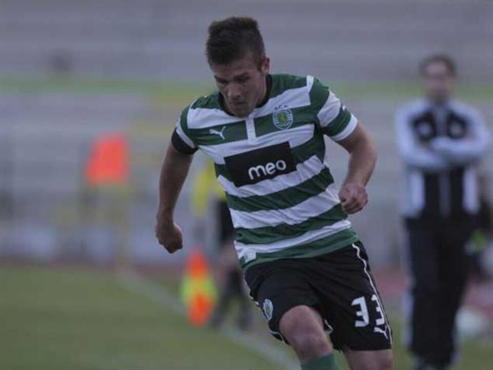 Sporting B-Farense, 5-3: Diego Rubio regressa e já marca