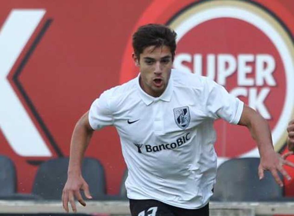 Feirense-V. Guimarães B, 1-2: Triunfo com bis de João Vigário bisou