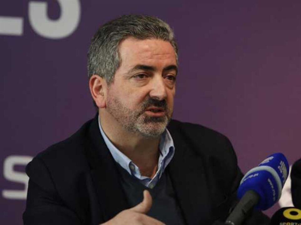 Sindicato dos Jogadores saúda candidatura de Figo à FIFA