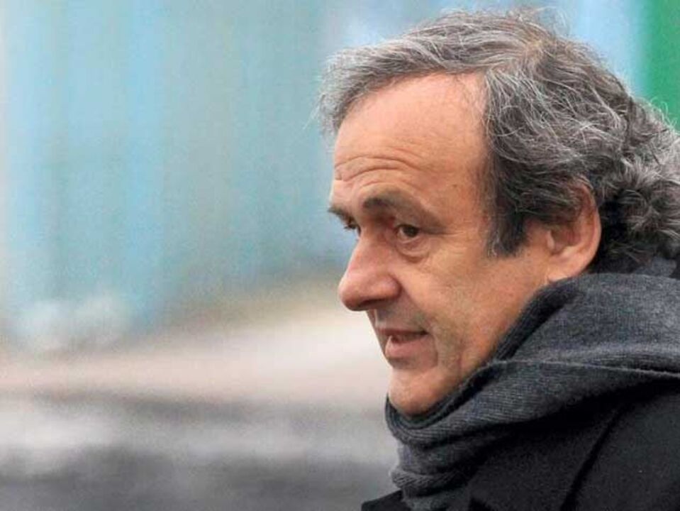 Figo é o melhor candidato oficioso da UEFA para Platini