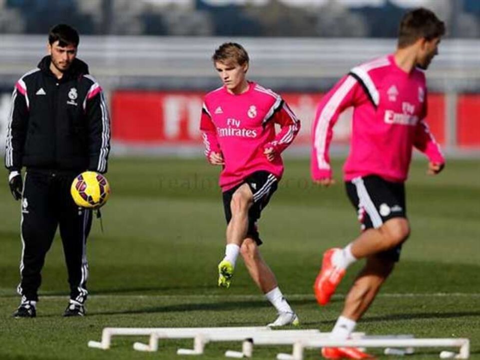 Odegaard estreou-se nos treinos da equipa principal