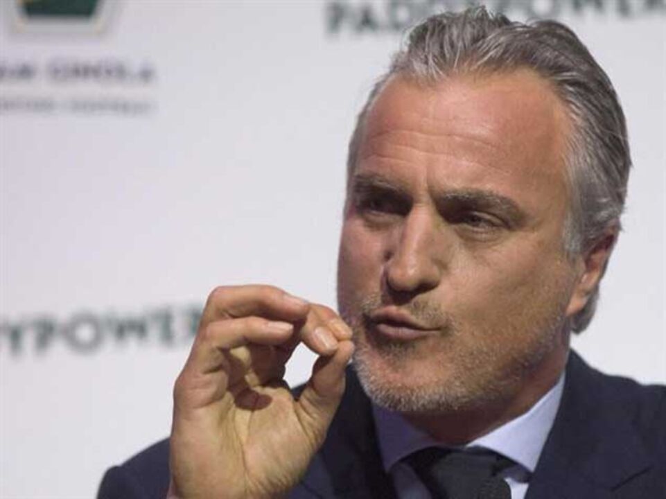 David Ginola desiste (de vez) da candidatura à FIFA