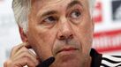 Ancelotti: «Não fico feliz com a crise do Barcelona»