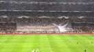 Bernabéu ergue tarja gigante em homenagem a Ronaldo
