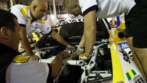 Dakar: Doze portugueses "apadrinham" regresso da Peugeot