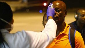 Política e ébola presentes