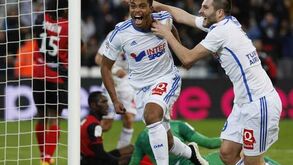 Marselha vence e não desarma na perseguição ao líder