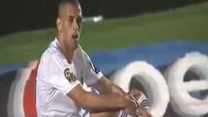 Slimani ficou perto de um golo sensacional