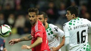 Jonas calçou as meias