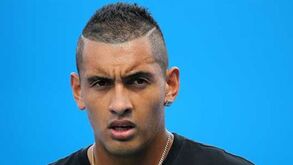 Rebelde Kyrgios intruso entre a elite final em Melbourne