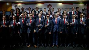 Árbitros nacionais com número recorde de insígnias da FIFA 